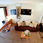 313 W Pieciogwiazdkowym Royal Tulip Plaza 200 M Dobruk *