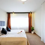 313 W Pieciogwiazdkowym Royal Tulip Plaza 200 M Dobruk Apartment