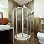 313 W Pieciogwiazdkowym Royal Tulip Plaza 200 M Dobruk Apartment *
